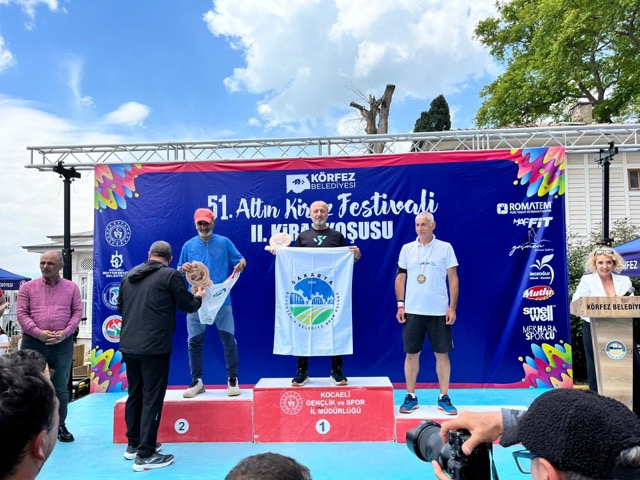 Sakarya’nın koşan tecrübesi Ali Turan kürsüyü bırakmıyor