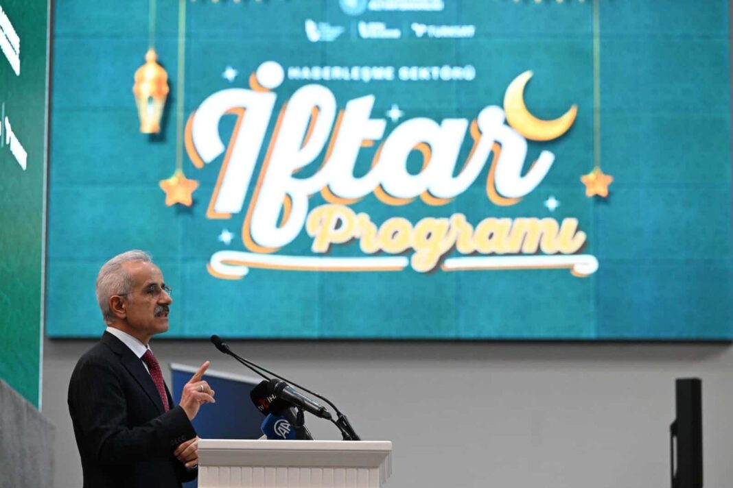 15 Yaşından Küçük Çocuklar Sosyal Paylaşım Sitelerinde Hesap Açamayacak