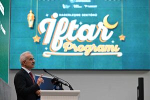 15 Yaşından Küçük Çocuklar Sosyal Paylaşım Sitelerinde Hesap Açamayacak