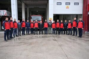 Başkan Ahmet Akın, Ramazan Bayramı’nda Kamu Görevlileri ve Vatandaşlarla Birlikte Bayramlaştı