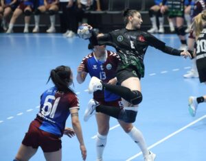Bursa Büyükşehir Belediyespor Kadın Hentbol Takımı, Play-Off'ta Ortahisar Karşısında Galip Geldi