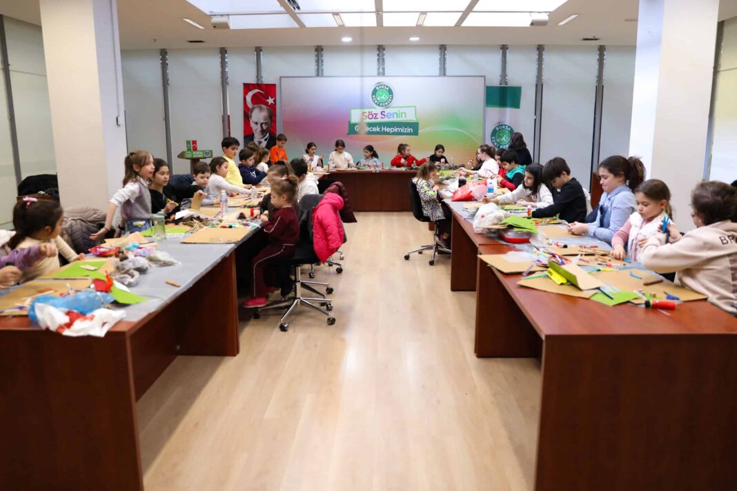 Bursa’da Çocuklar İçin Mimarlık Atölyesiyle Sanat ve Meslek Eğitimi Bir Arada Sunuldu