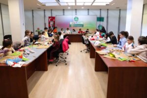 Bursa’da Çocuklar İçin Mimarlık Atölyesiyle Sanat ve Meslek Eğitimi Bir Arada Sunuldu